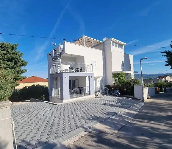 Matoc Apartments
